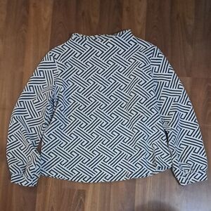 W5 Monochrome Chevron Patterned Garment